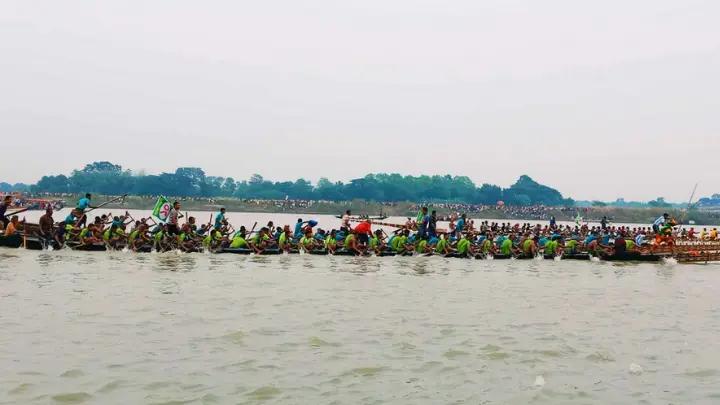 মহম্মদপুরে ঐতিহ্যবাহী বিহারী লাল শিকদার নৌকাবাইচ ও মেলা অনুষ্ঠিত মহম্মদপুরে_ঐতিহ্যবাহী_বিহারী_লাল_শিকদার_নৌকাবাইচ_ও_মেলা_অনুষ্ঠিত